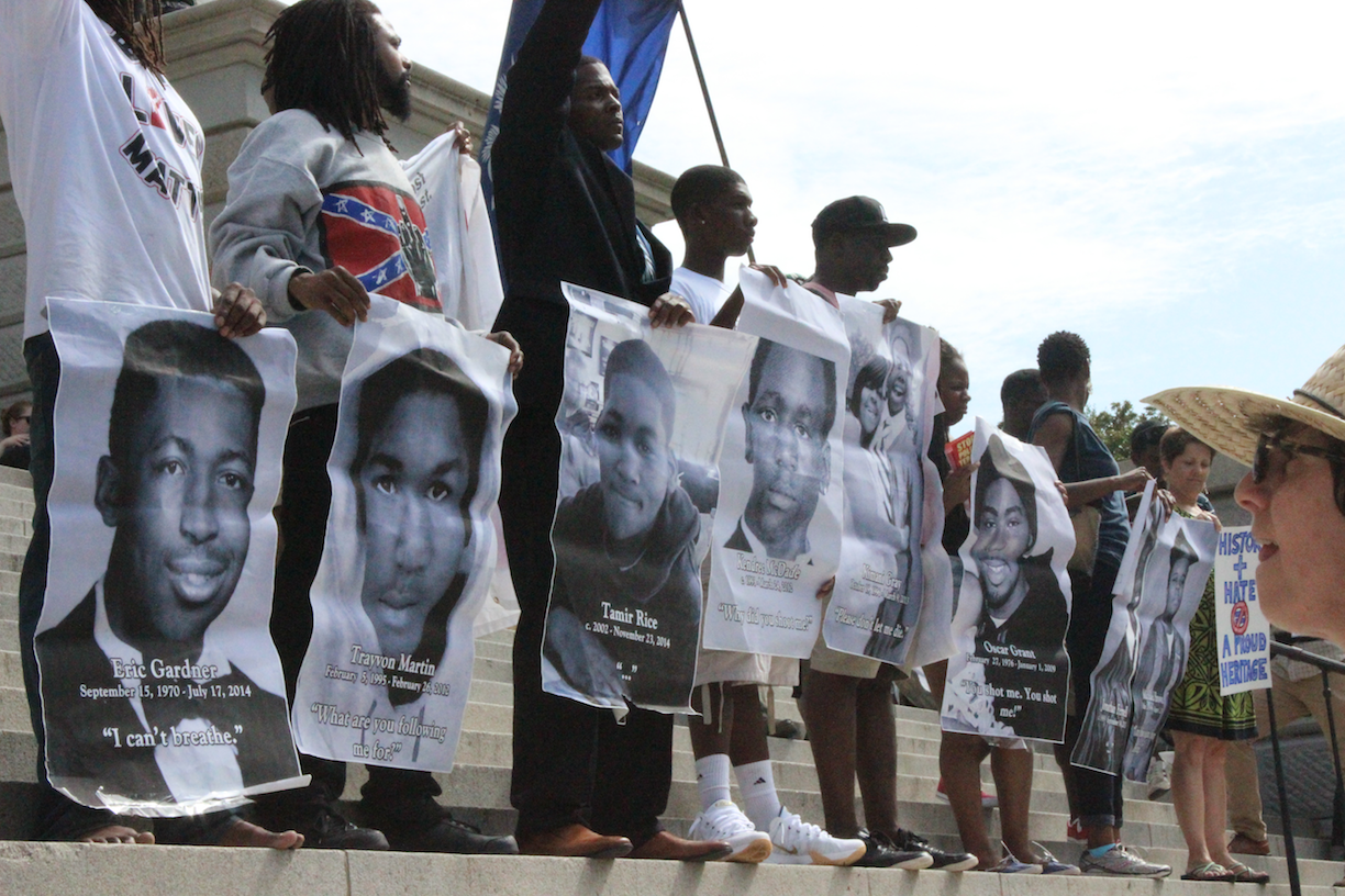 Protesters at South Carolina State House, July 3, 2015